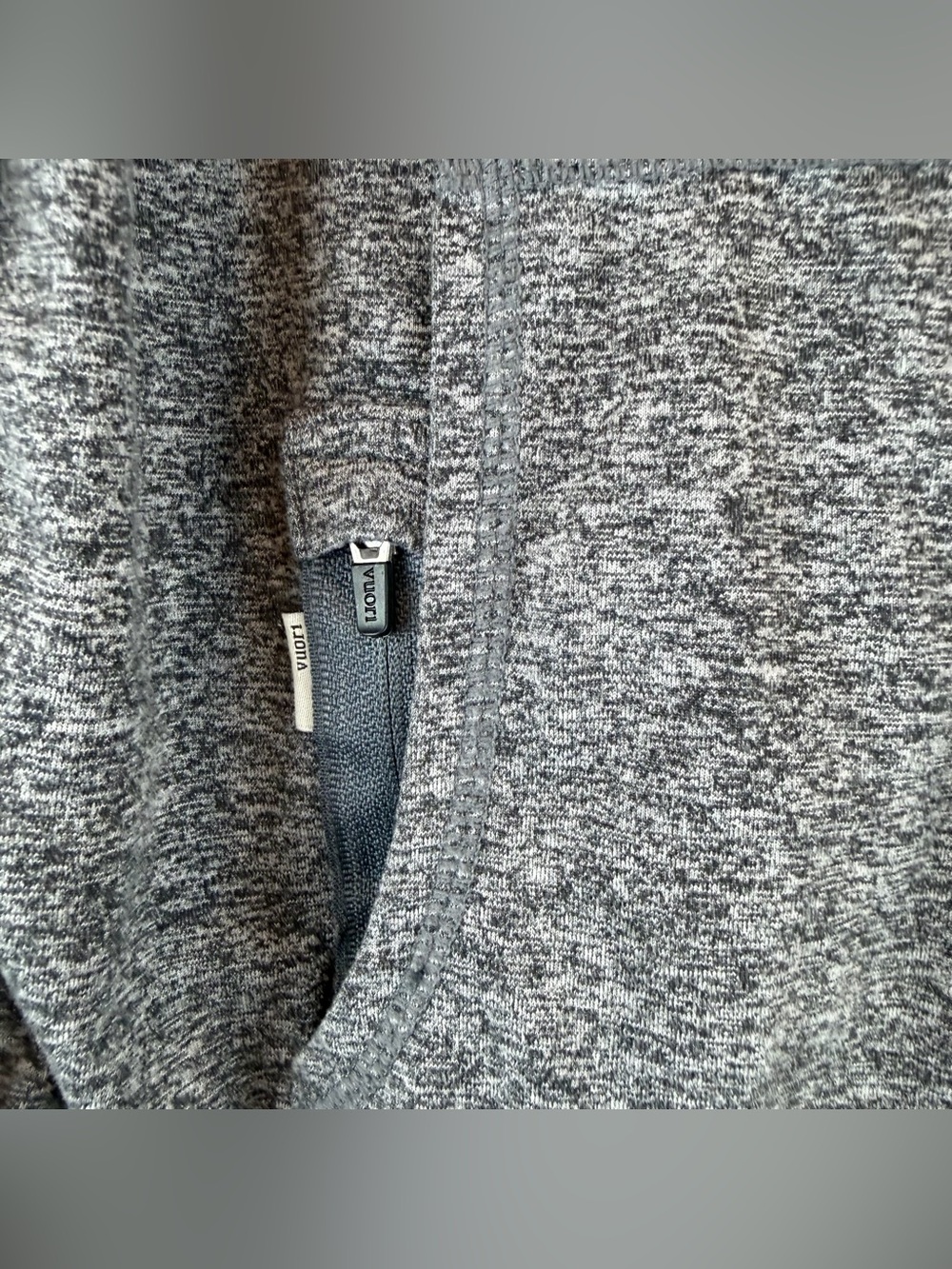 Vuori Women’s Gray Heathered Halo 2.0 Performance Athletic Hoodie Jacket Medium - Picture 3 of 5